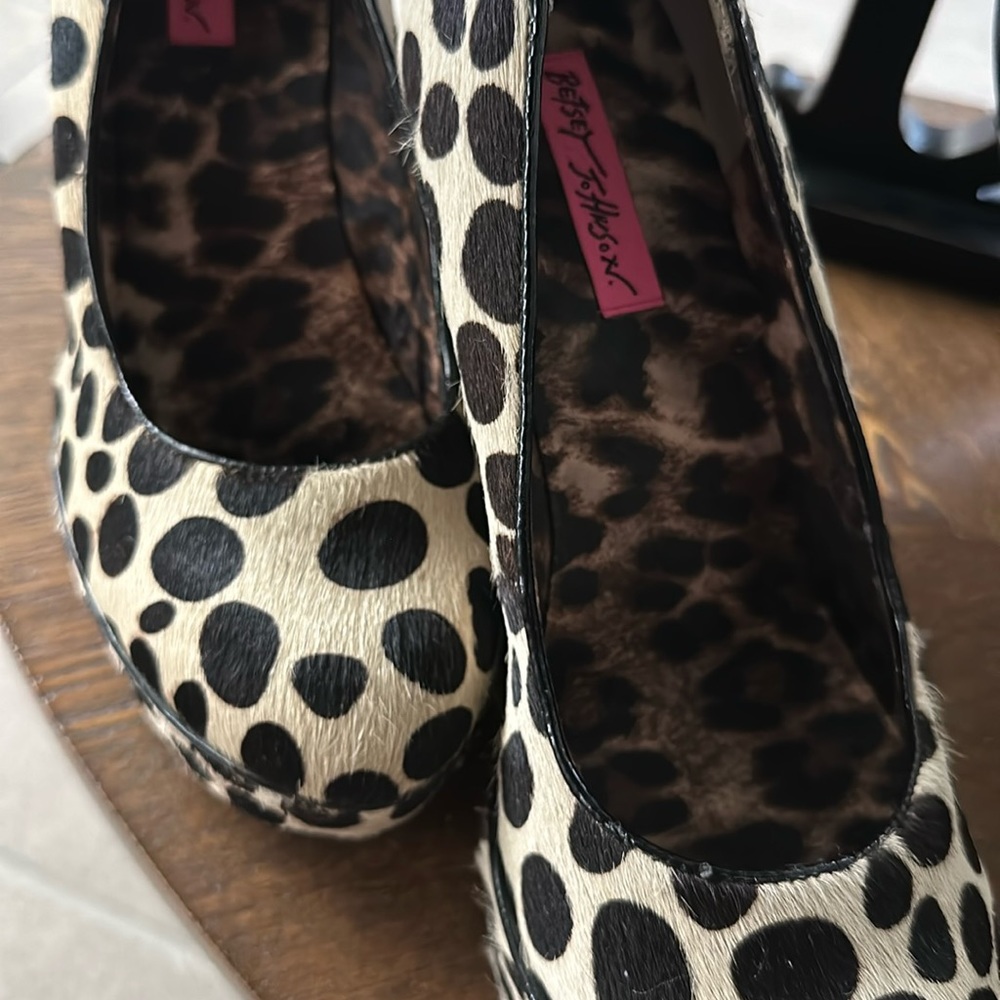 Betsy Johnson, faux animal hair, animal print platform heel. Size 8.5